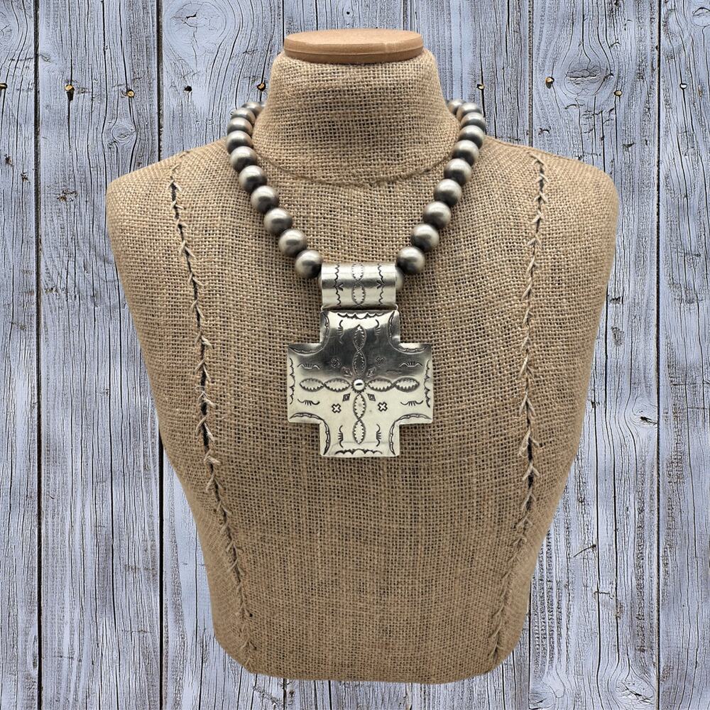 1990s Native American NAVAJO Sterling Silver Large Four-Way Cross Pendant - Picture 3 of 3